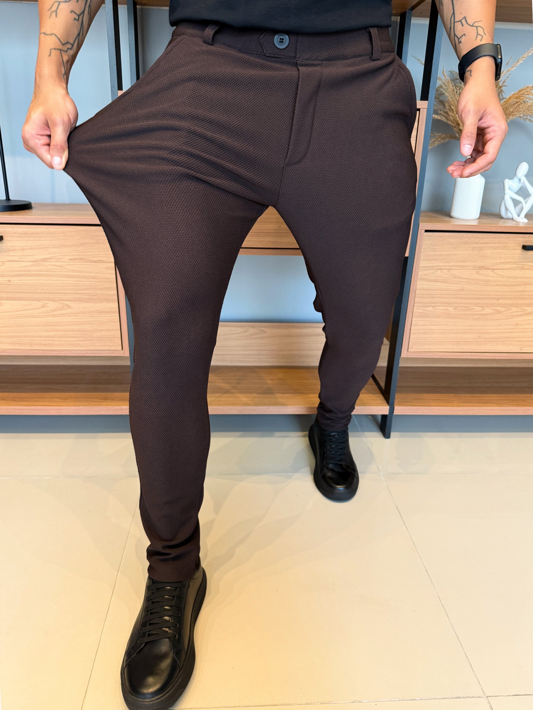 Calça Alfaiataria Granitto Tecido Texturizado - Marrom