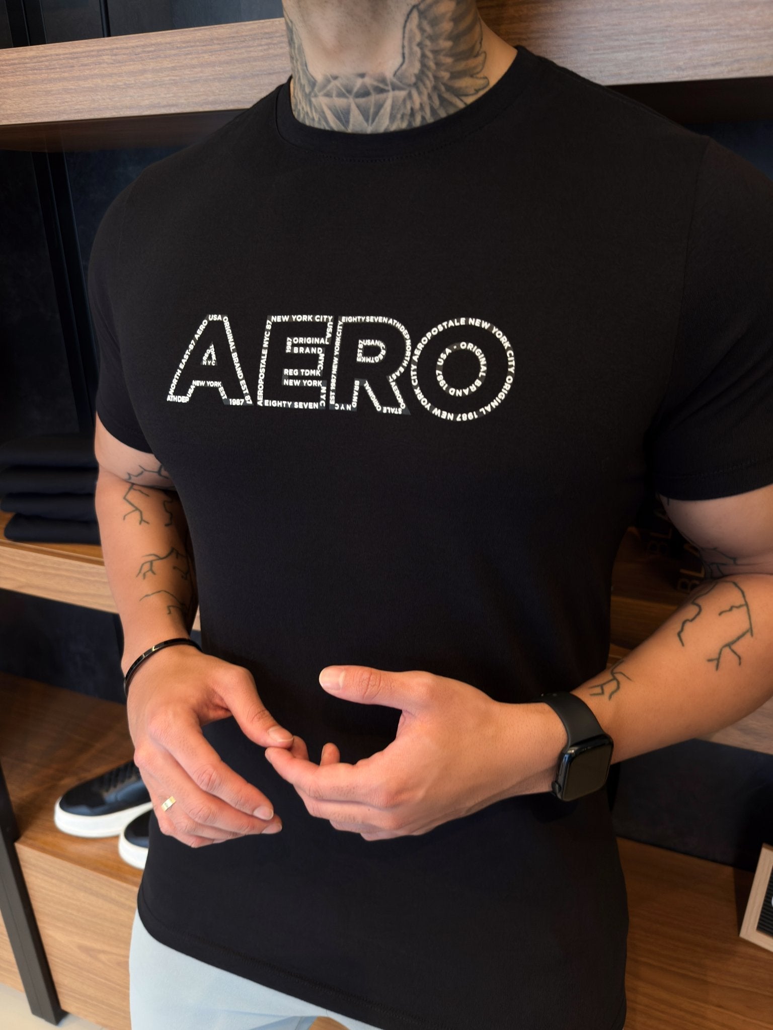 Camiseta Aeropostale Escrita Central - Preta