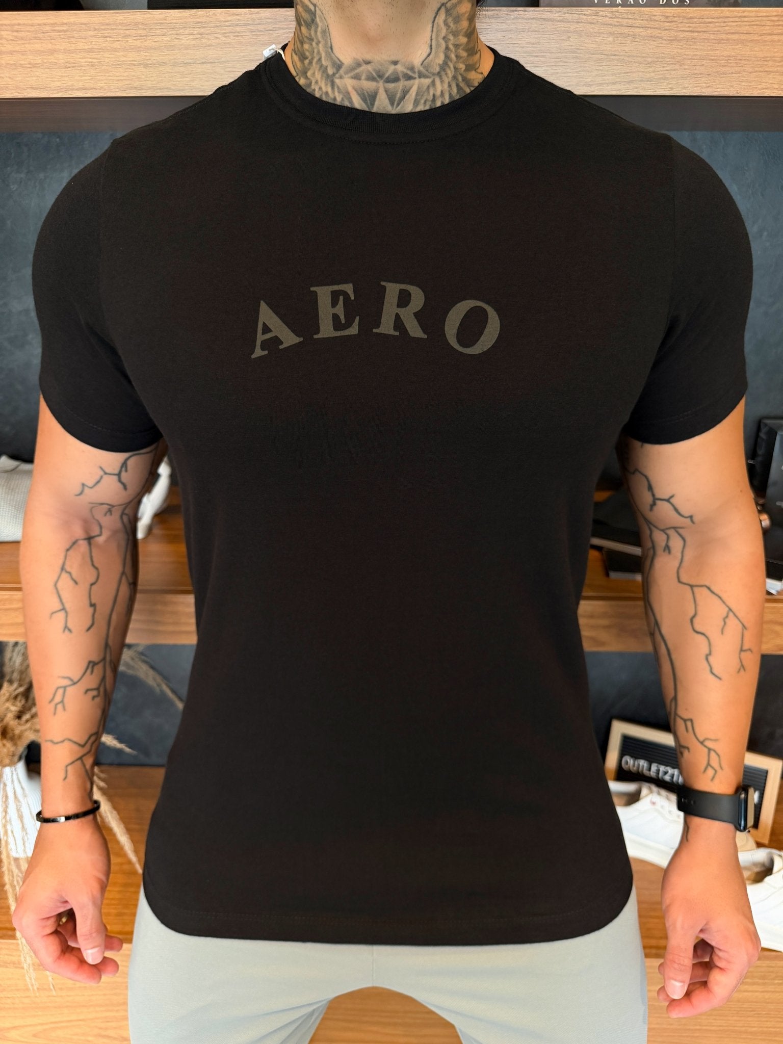 Camiseta Aeropostale Escrita Central - Preta