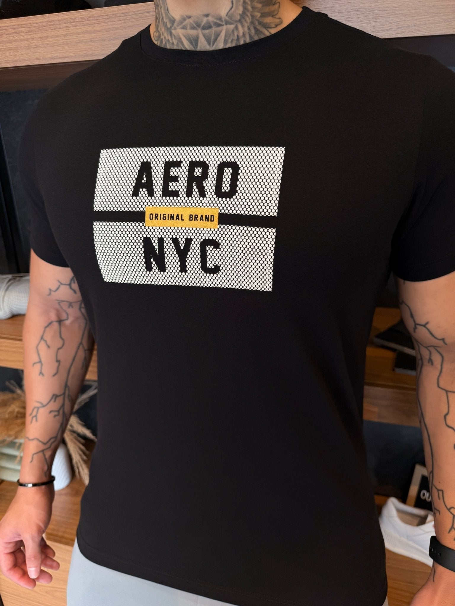 Camiseta Aeropostale NYC Platinum- Preta