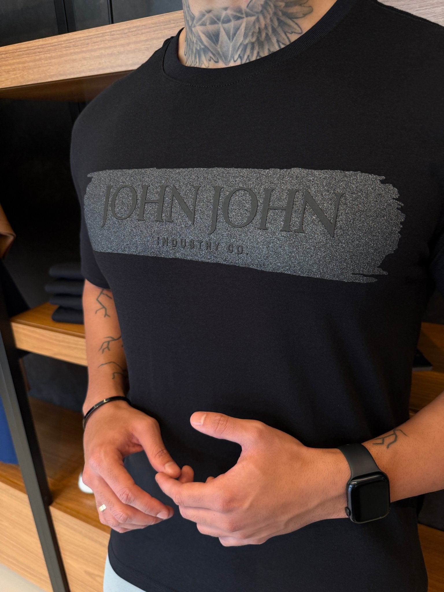 Camiseta John John Industry Co - Preta