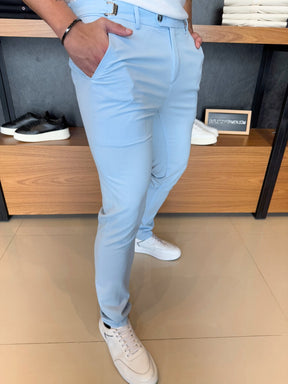 Calça Alfaitaria Italiana com Ajuste em Fivela - Azul claro