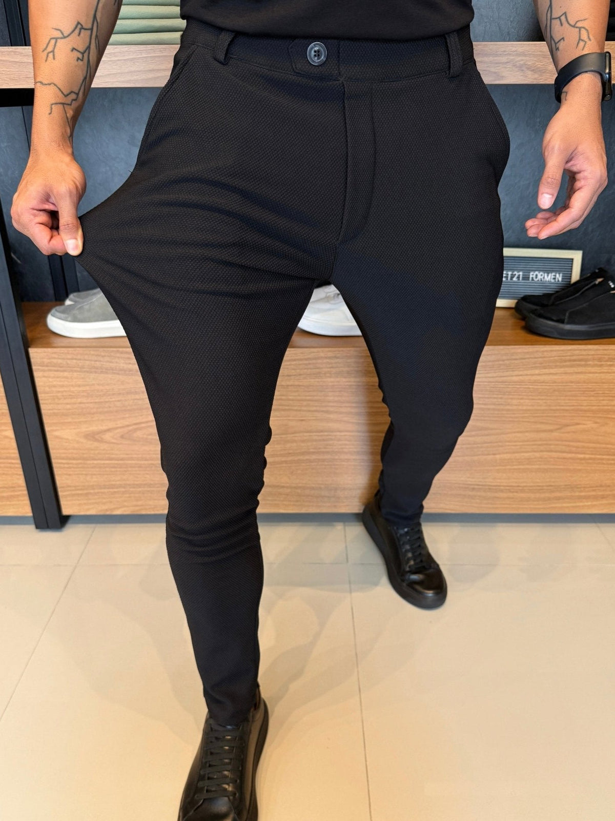 Calça Alfaiataria Granitto Tecido Texturizado - Preta