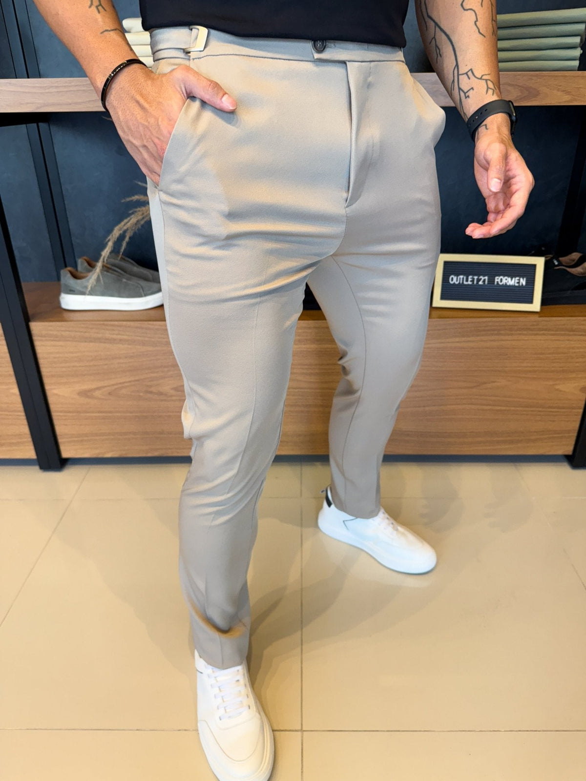 Calça Alfaitaria Italiana com Ajuste em Fivela - Khaki
