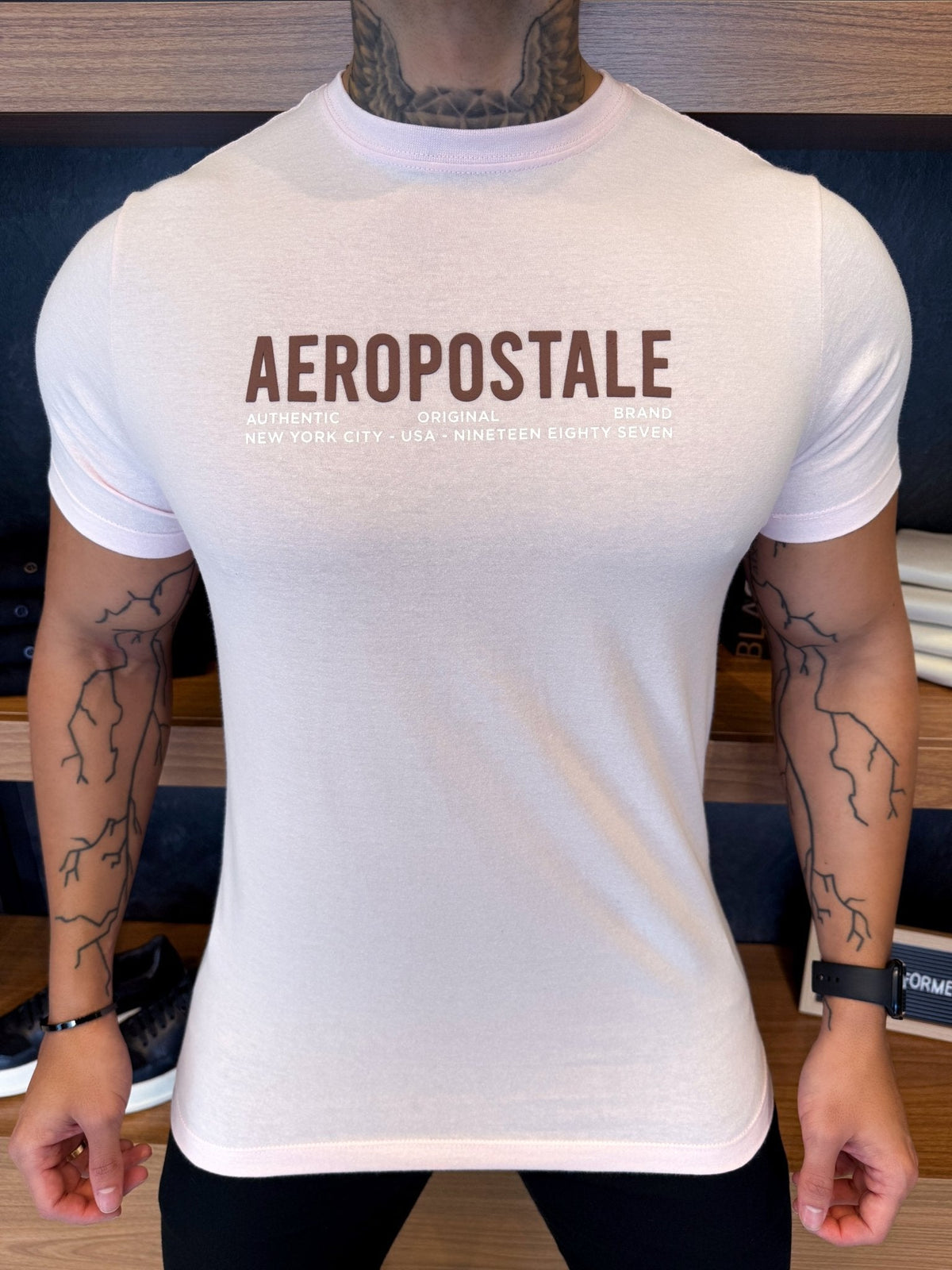 Camiseta Aeropostale Escrita Central - Rosa Claro