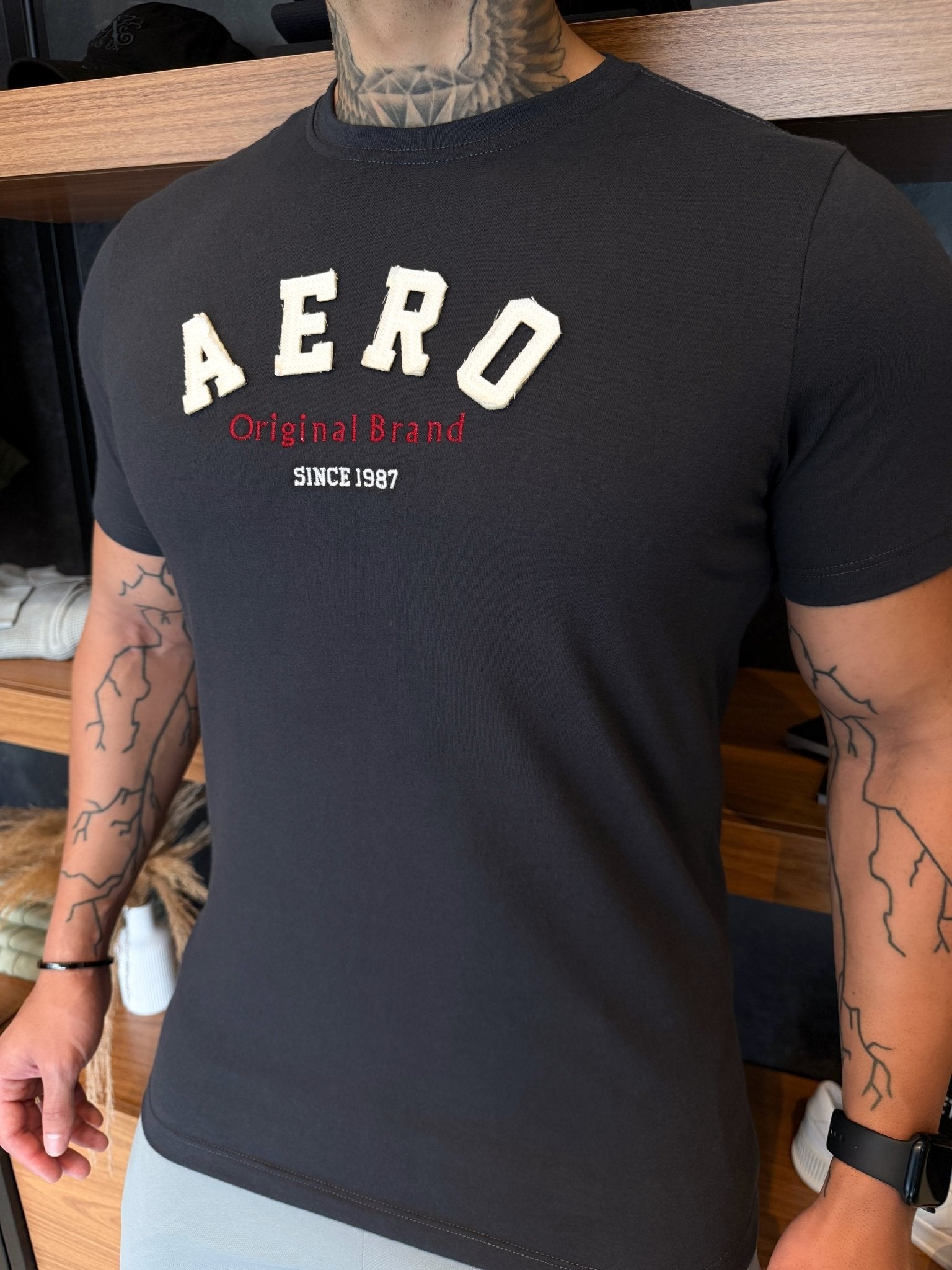 Camiseta Aeropostale Est 87 Escrita Bordada - Chumbo