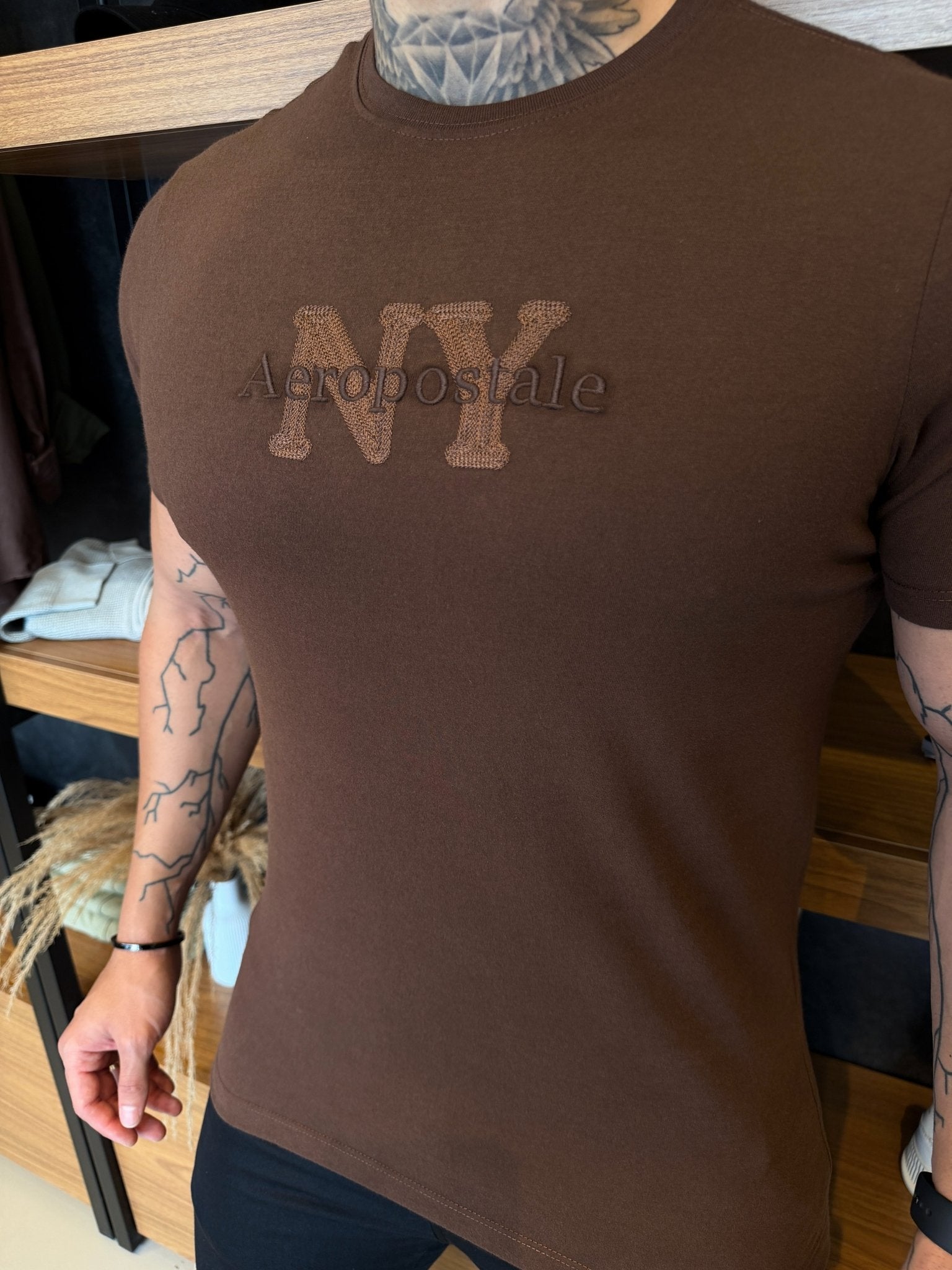 Camiseta Aeropostale NY Bordada - Marrom