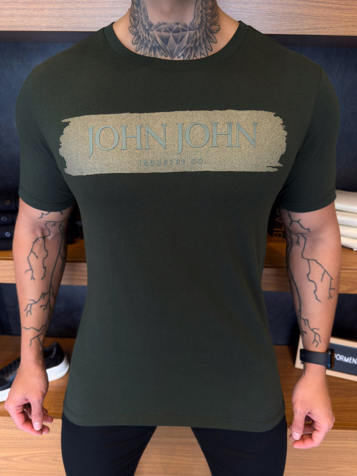 Camiseta John John Industry Co - Militar