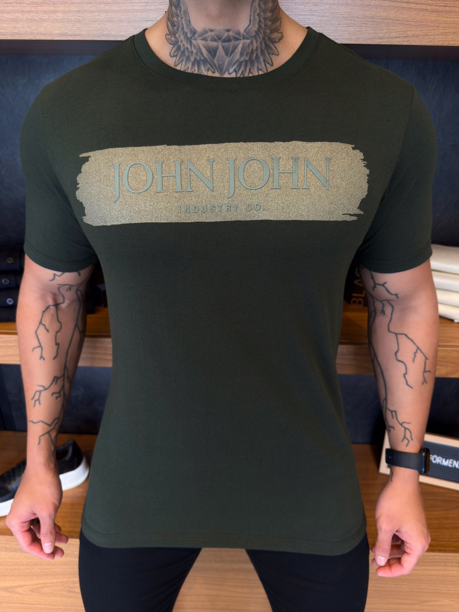 Camiseta John John Industry Co - Militar