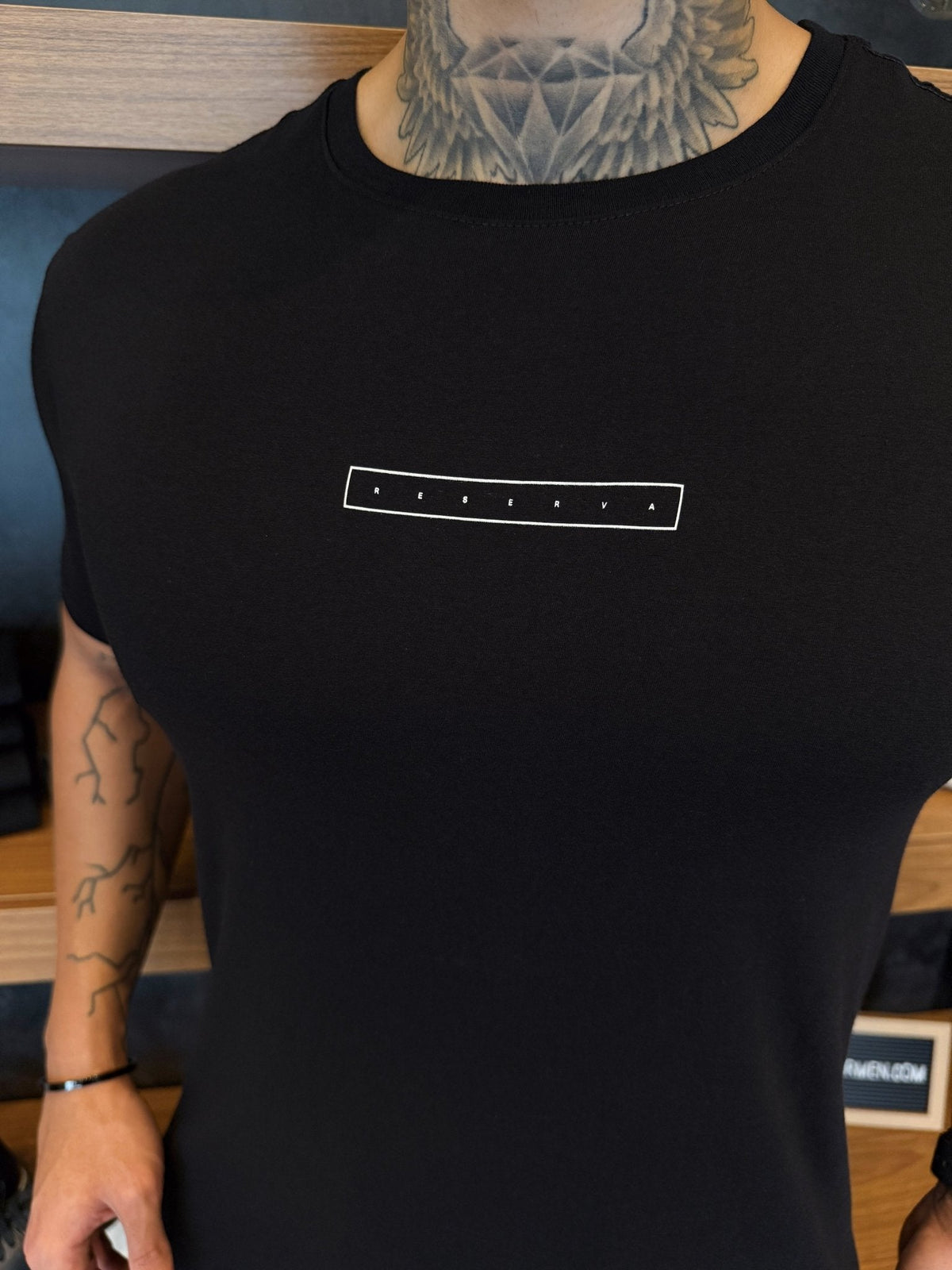 Camiseta Reserva Logo Central - Preta