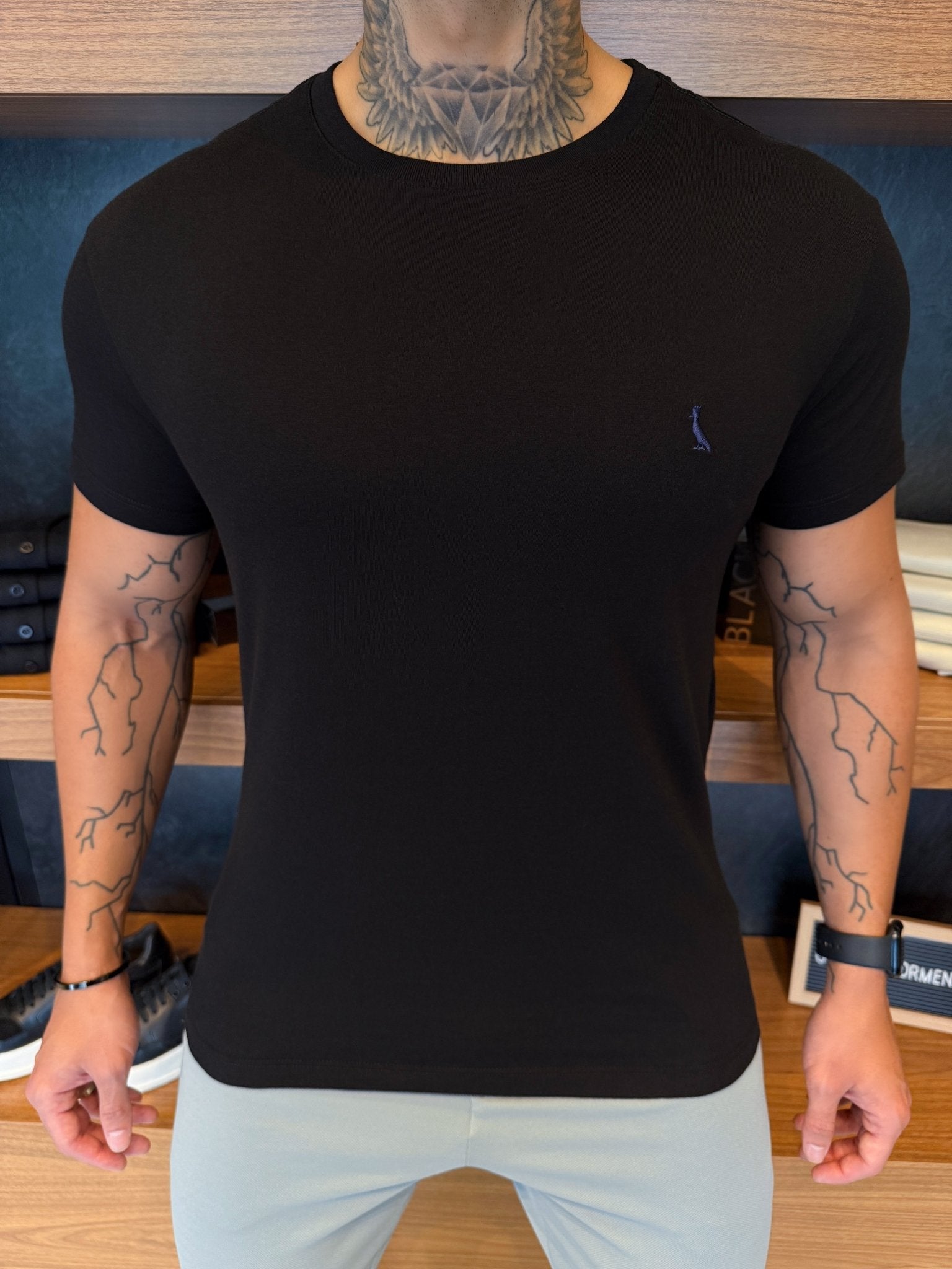 Camiseta Reserva Logo Peito Marinho - Preta